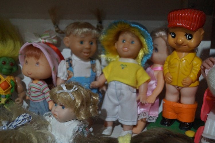 Куклы с разным состояние здоровья долго стояли в очередь у дверей кукольной лечебницы | Бэйбики Куклы с разным состояние здоровья долго стояли в очередь у дверей кукольной лечебницы