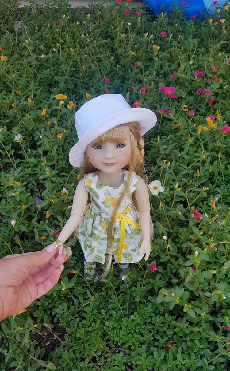 Инес на море — Куклы Ruby Red (Руби Ред) Fashion Friends: Siblies