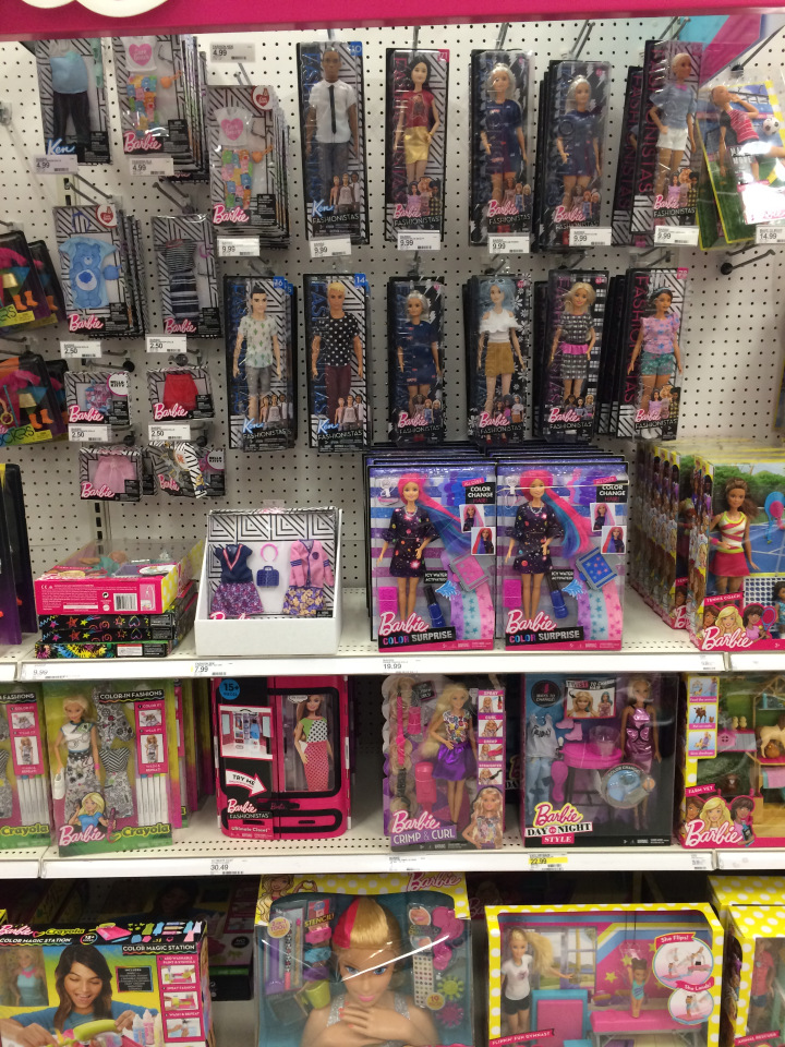 А не пройтись ли нам по магазинам? универмаг Target, детский отдел