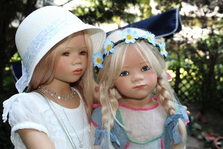 Две сестрички Лилит и Синчи