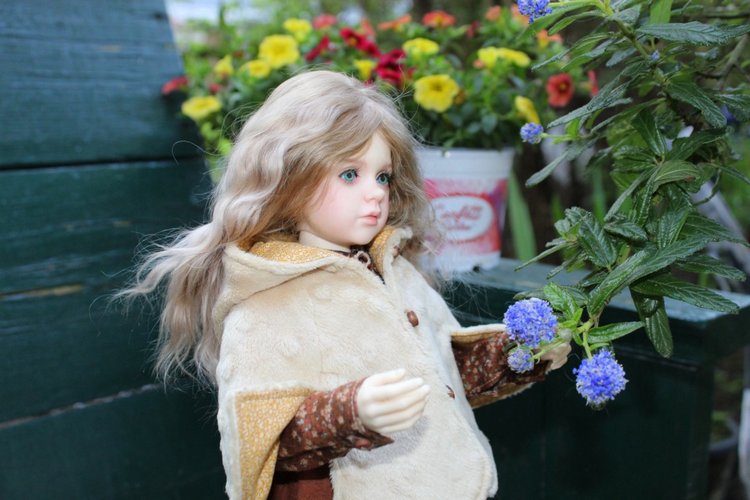 Новый наряд Розочки и прогулка в саду