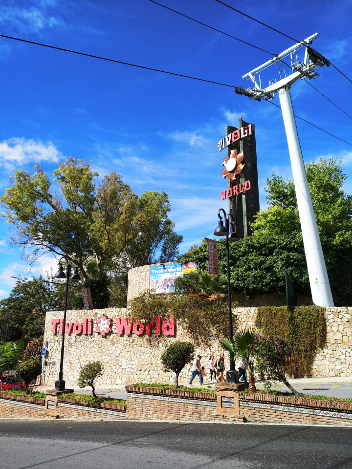 Тайна моего имени. Часть девятая. Испания, Бенальмадена, Парк Тиволи. Лесли путает все планы (фото 4)