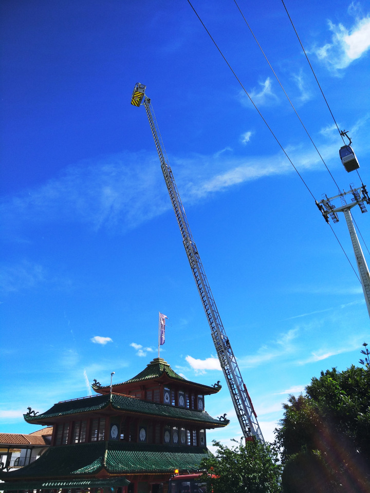 Тайна моего имени. Часть девятая. Испания, Бенальмадена, Парк Тиволи. Лесли путает все планы