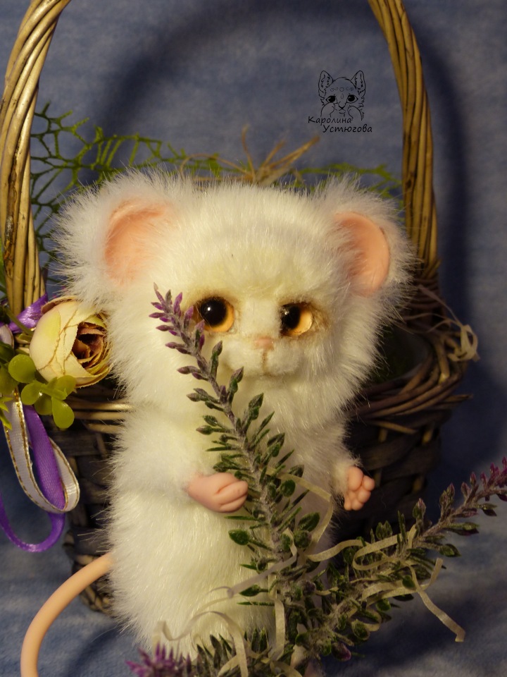 Мышонок Белый Пух — Игрушки в смешанной технике (мех и глина): Арт (фото 3)