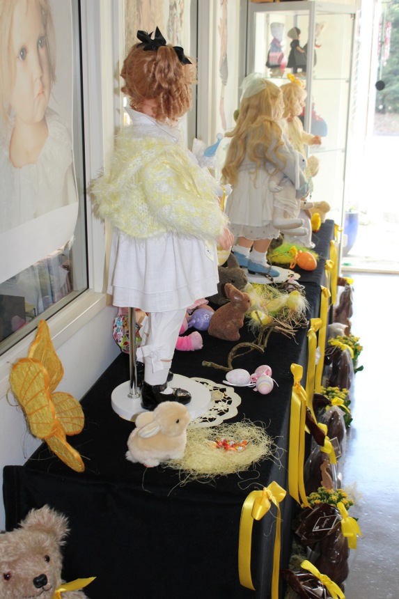 Пасхальная встреча в магазине кукол! Часть 4