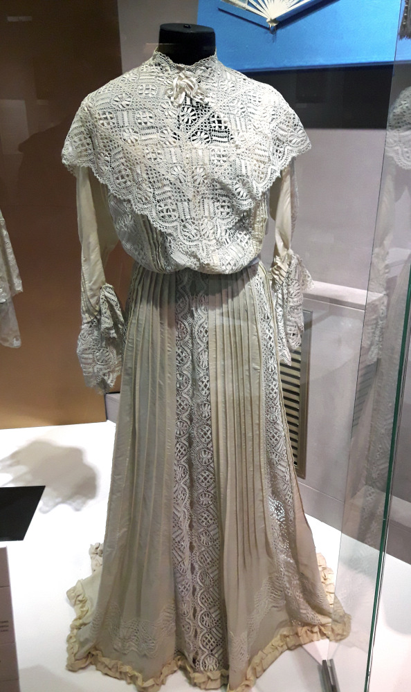 Выставка "Узоры свадьбы кружевной". Зал 2 | Бэйбики Выставка "Узоры свадьбы кружевной". Зал 2