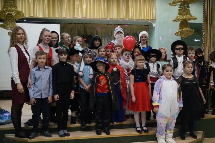 Новогодние костюмы для детей. Пеннивайз. Эльф