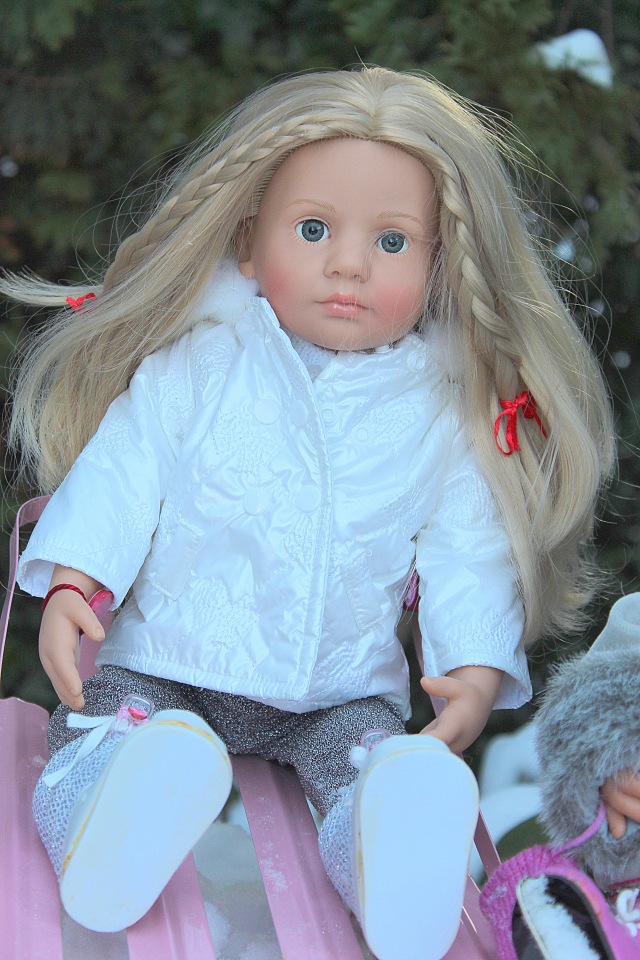 Снежные забавы Кети и Рози. Провожаем зиму