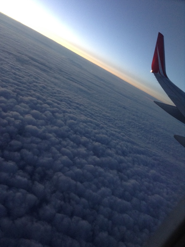 Путешествие Минуш в Испанию. Каталония. Ч.1. Рассвет над облаками. О-ла, Барселона