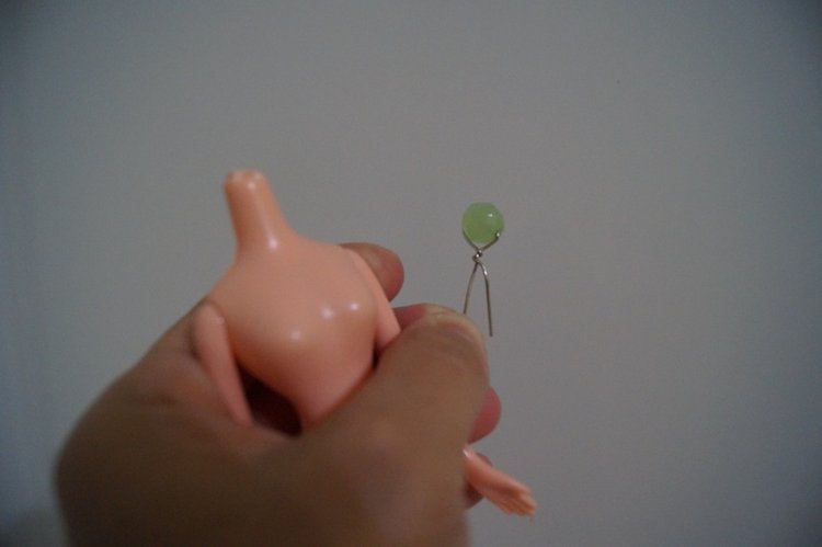 Первая июльская выписка. Две разные поломки шейного крепления - исправляем. Санаторий для кукол. И новые пациенты