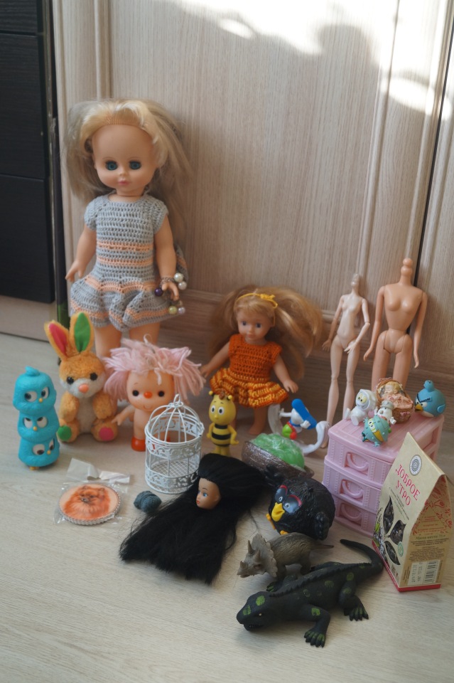 Приехали три посылки, открыла, а их четыре