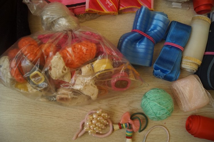 Приехали три посылки, открыла, а их четыре