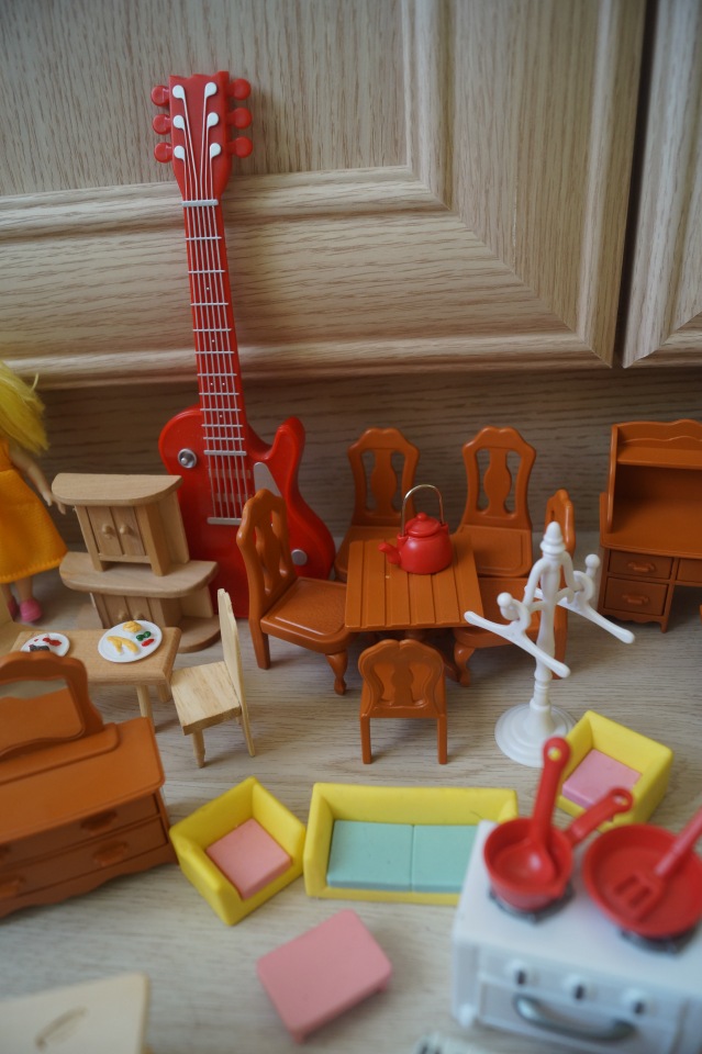 Приехали три посылки, открыла, а их четыре