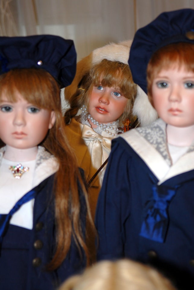 История о том, как я поставила кукол в витрину. Проект "За стеклом"