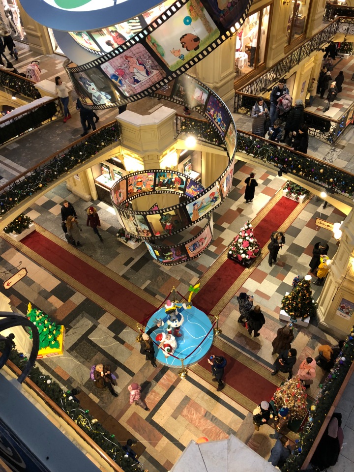 Москва предновогодняя... выставка новогодних елок в ГУМе - очень красиво