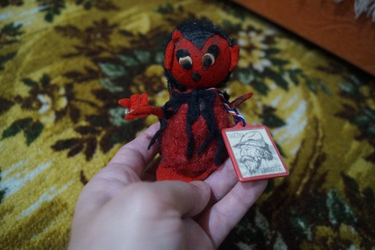 Четвёртая выписка октября. Лечим глазки советской кукле. Мишутка из 90-х стал как новенький! Четыре Барби обрели головы