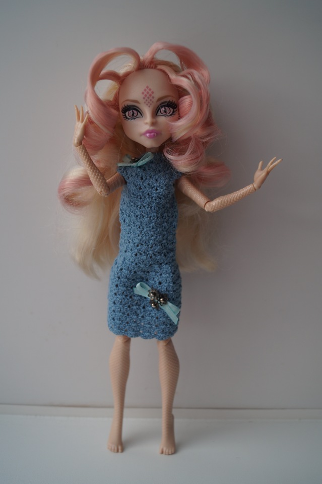 Четвёртая выписка февраля, которой могло не быть. Как заузить отверстие в шее советской куклы, чтобы голова не проваливалась