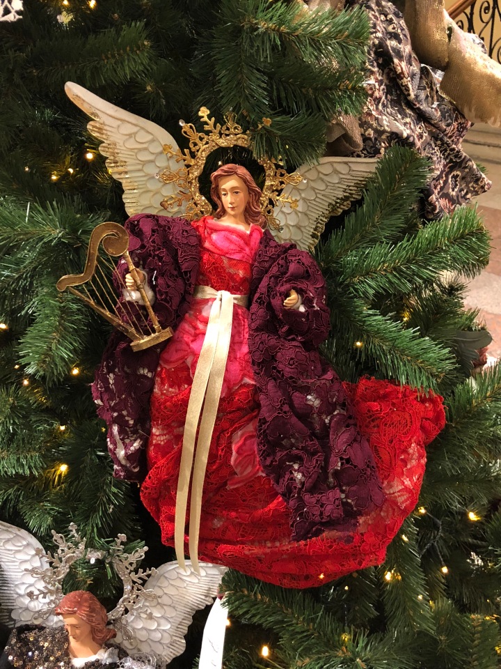 Москва предновогодняя... выставка новогодних елок в ГУМе - очень красиво