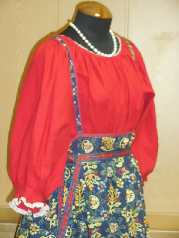 "Девки, жонки и кукольные наряжонки"