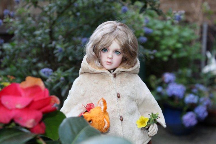 Новый наряд Розочки и прогулка в саду