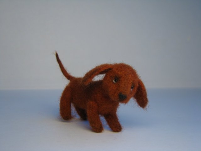 Мини-такс. Авторская игрушка валянием Ольги Чернухо (фото 2)