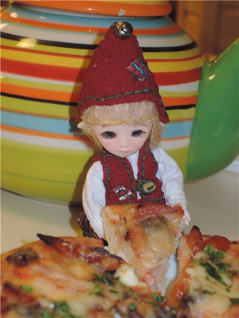 Дилька работает домовым - 2 (фото 9)