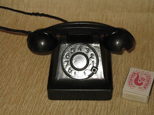 Славный пластик "бакелит"! У него отменный вид! Или возвращение бакелитового болванчика