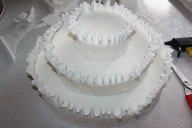 Тортик из конфет — Как сделать аксессуары для кукол: сумки (фото 5)