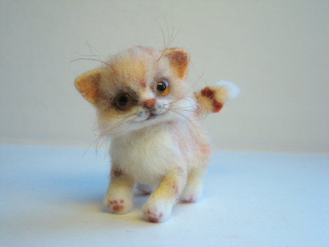 Усатый - полосатый. Авторская игрушка валянием из шерсти Ольги Чернухо (фото 3)