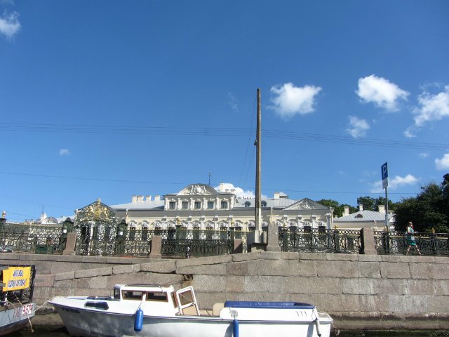 Приглашаем на водную экскурсию по Петербургу