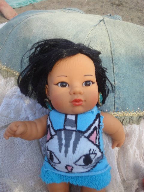 Танюшка на пляже. Кукла из Испании фирмы Rauber