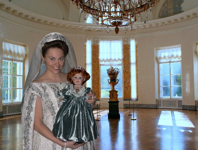 Маленькая семья инфанты. Девочка Artista doll