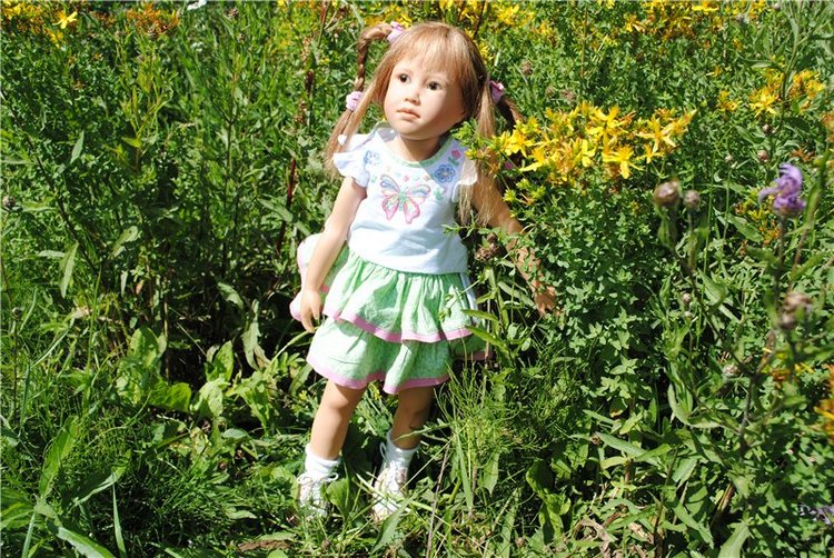 Летняя прогулка милой девочки Паулы Heidi Plusczok