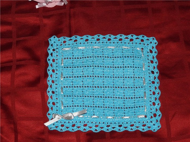 Вязаные пледы крючком для любимых кукол. Часть 2