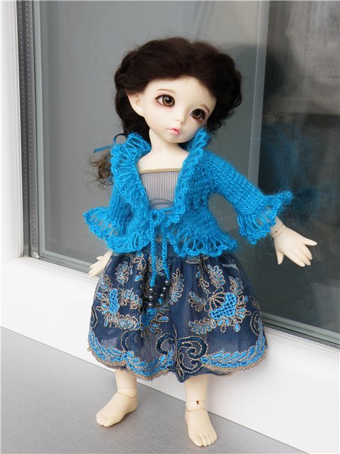 И нет нам покоя ни ночью ни днем, всё вяжем и шьём