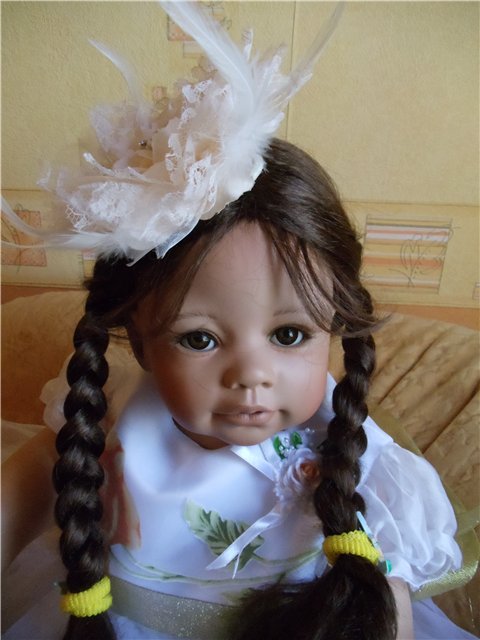 Любите ли Вы Клубничку так, как люблю ее я???? Фарфоровая кукла от Моники Левениг (фото 5)