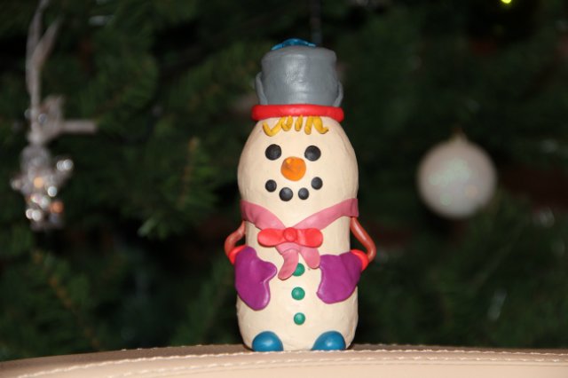 Необычные снеговики из обыденных вещей своими руками (фото 2)