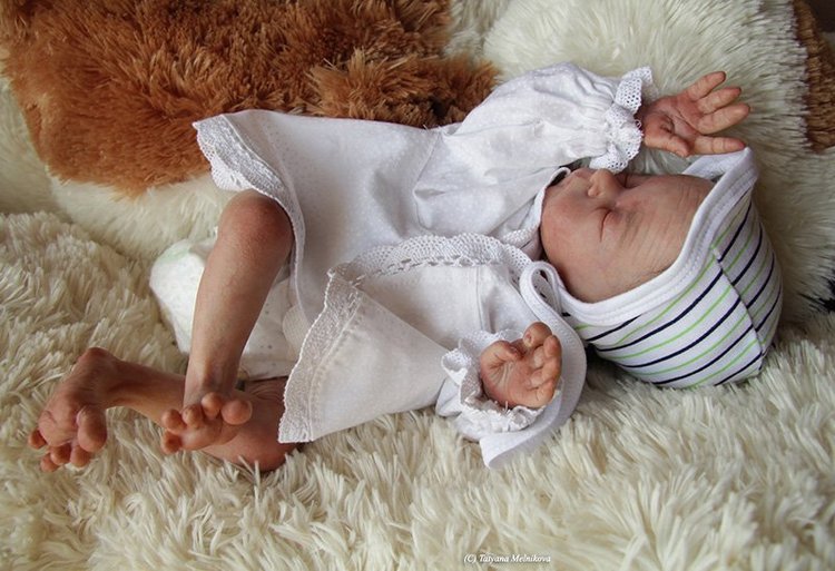 Окрошка на кефире. Красивая подача окрошки в ресторане. Окрохе. Окрохе. Окрошка на бульоне с курицей описание.