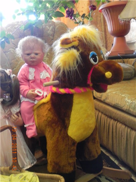 У пони длинная челка, из нежного шелка (фото 7)