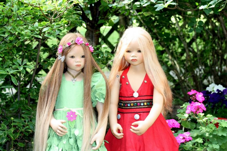 Солнечный денек в саду. Часть вторая - три подружки