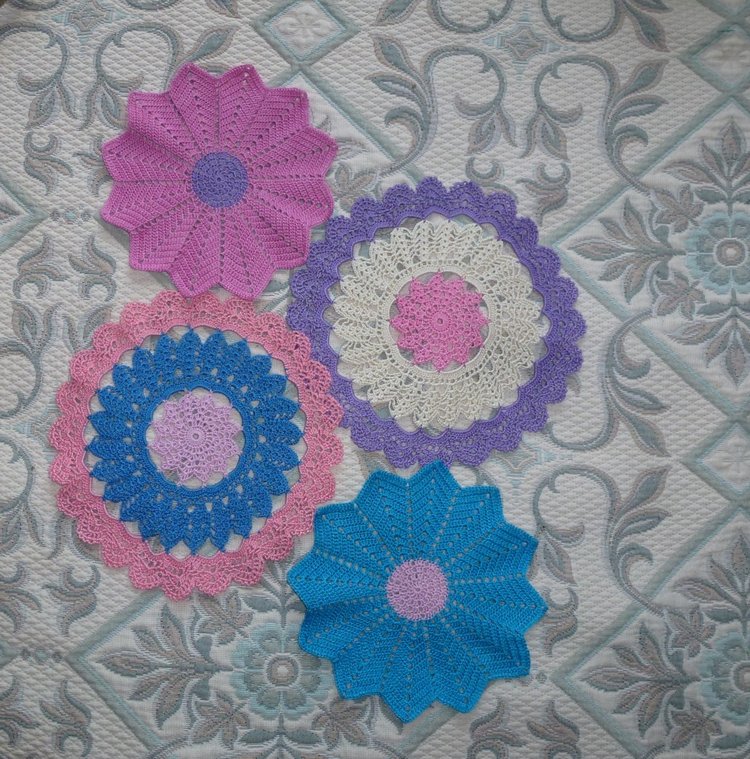 Мои новые работы - вязаные салфетки крючком (фото 2)