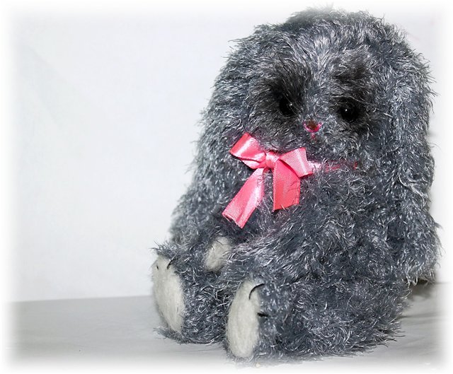 Зая Мила, игрушка вязанная крючком (фото 2)