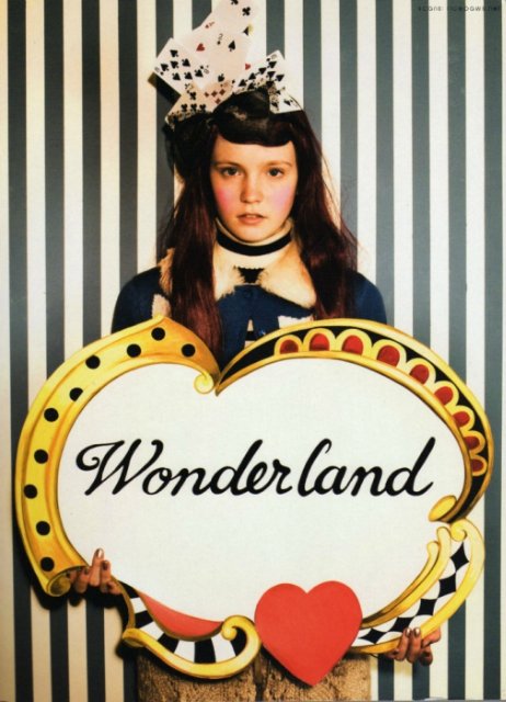 Глубока ли кроличья нора или Хэллоуин в Зазеркалье