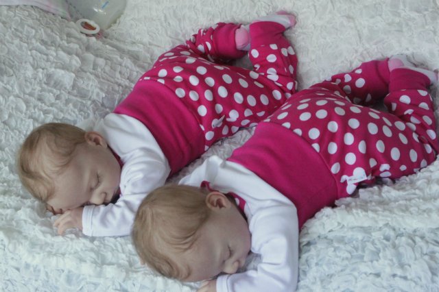 Одинаковые дочки... Куколки реборн Виктории Вишни