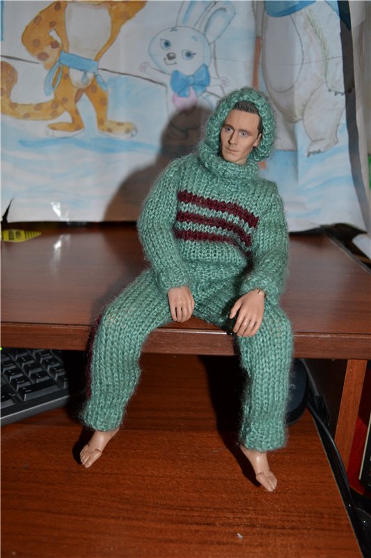 Том Хиддлстон в миниатюре! Уже дома! Ура (фото 7)