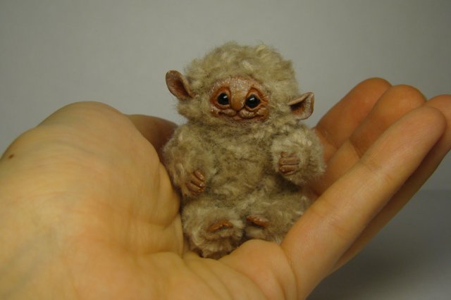 Кто-то из породы домовых. Авторская игрушка Ольги Чернухо