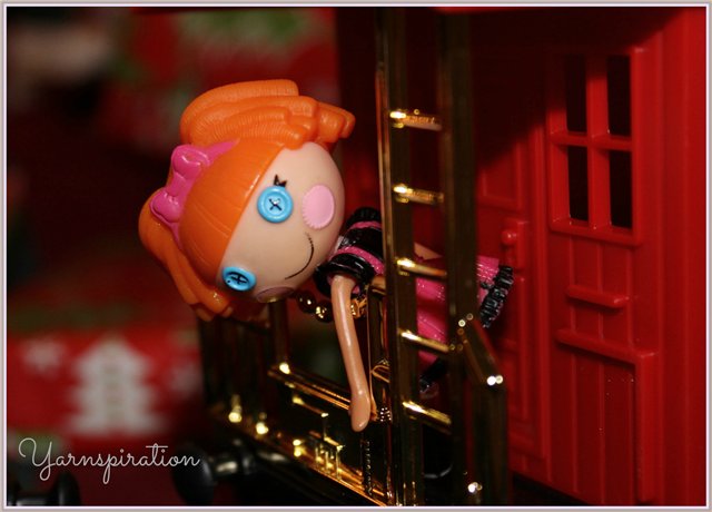 Новогодний экспресс с лалалупси - Lalaloopsy Mini MGA (фото 10)