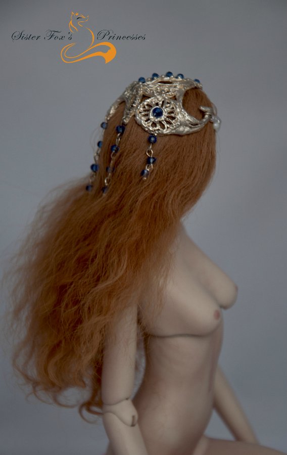 Шарнирная обнаженка и немного серебра. Фарфоровая кукла от SisterFox