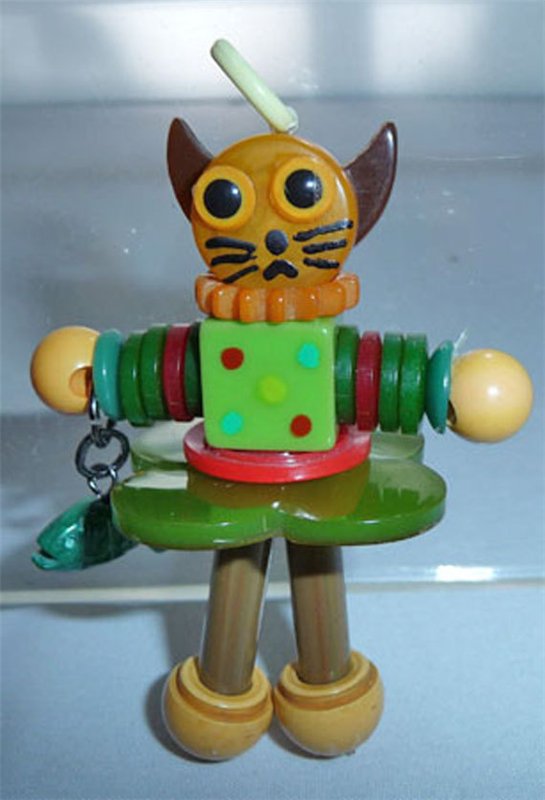 Славный пластик "бакелит"! У него отменный вид! Или возвращение бакелитового болванчика