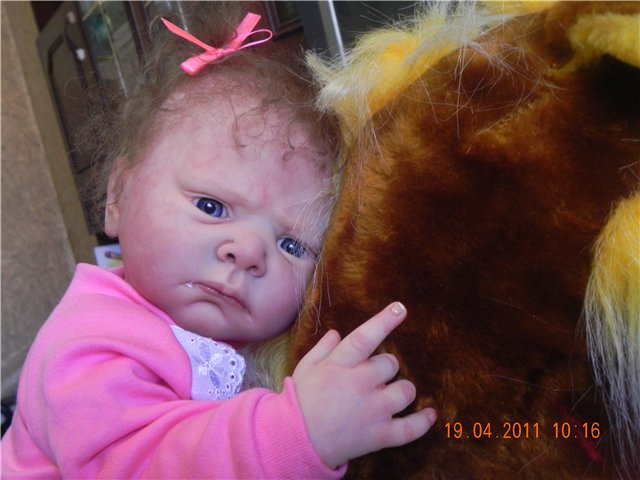 У пони длинная челка, из нежного шелка (фото 5)